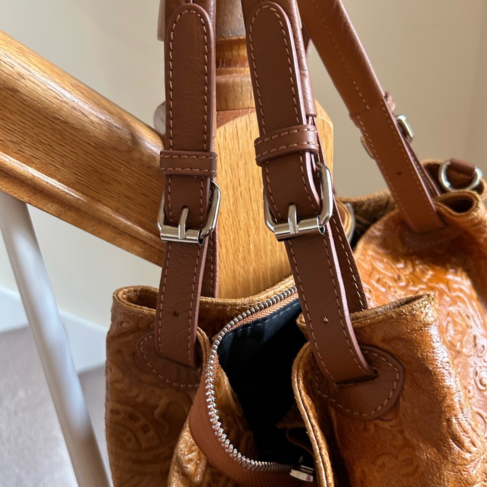 Caramel Brown Embossed Leather Shoulder Bag - Picture 9 of 16
